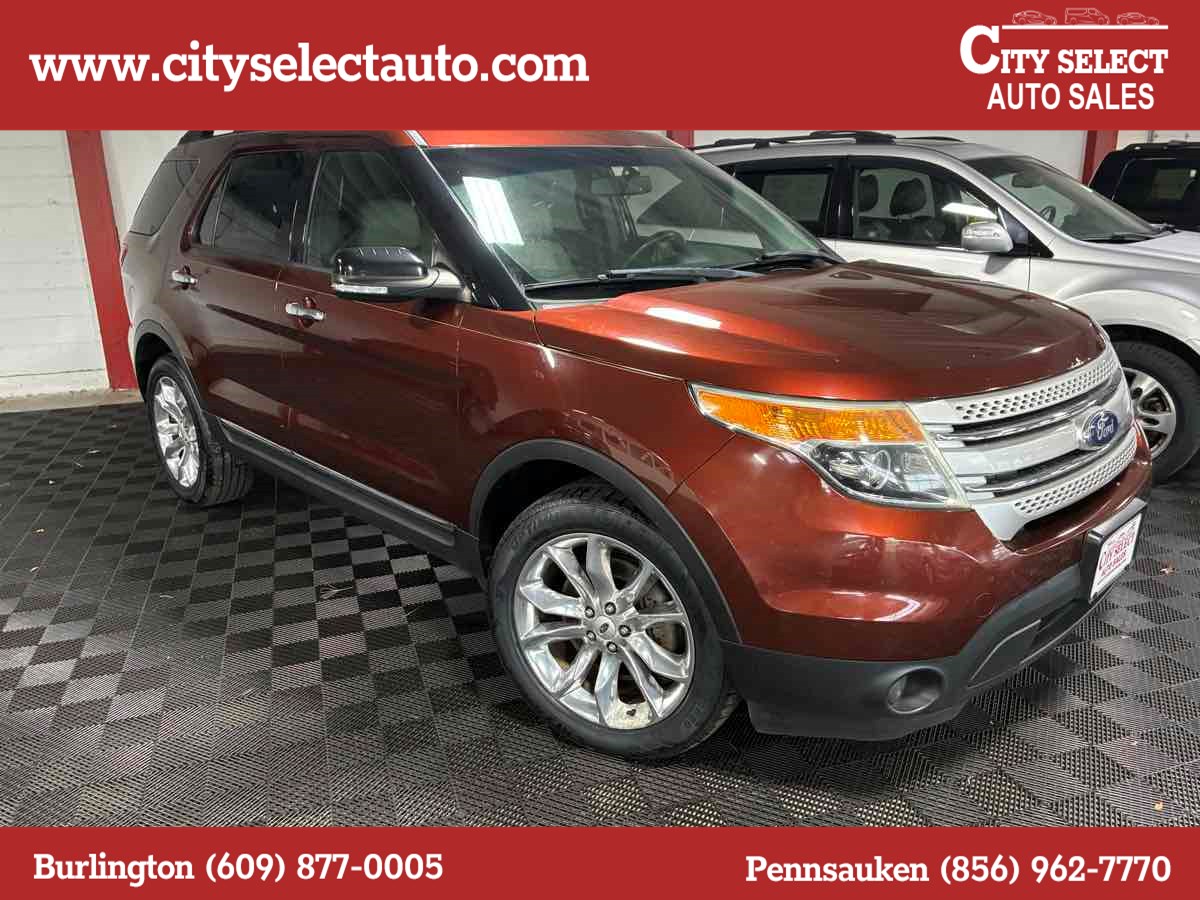 2015 Ford Explorer XLT's photo