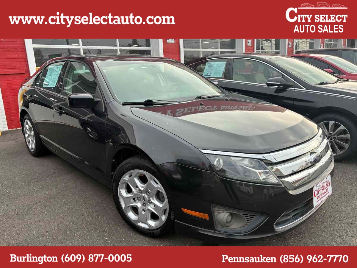 2010 Ford Fusion SE's photo