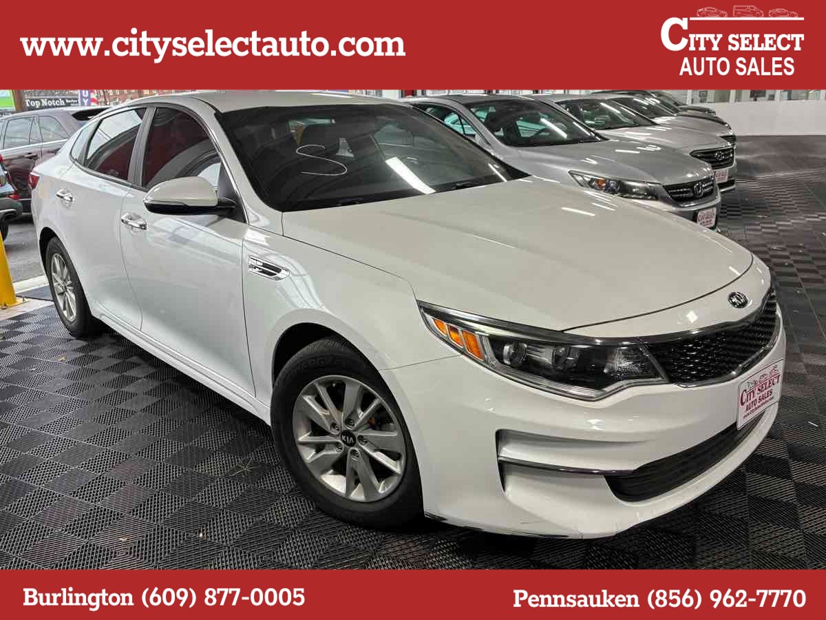 2017 Kia Optima LX's photo