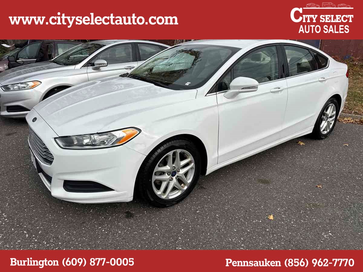 2016 Ford Fusion SE's photo