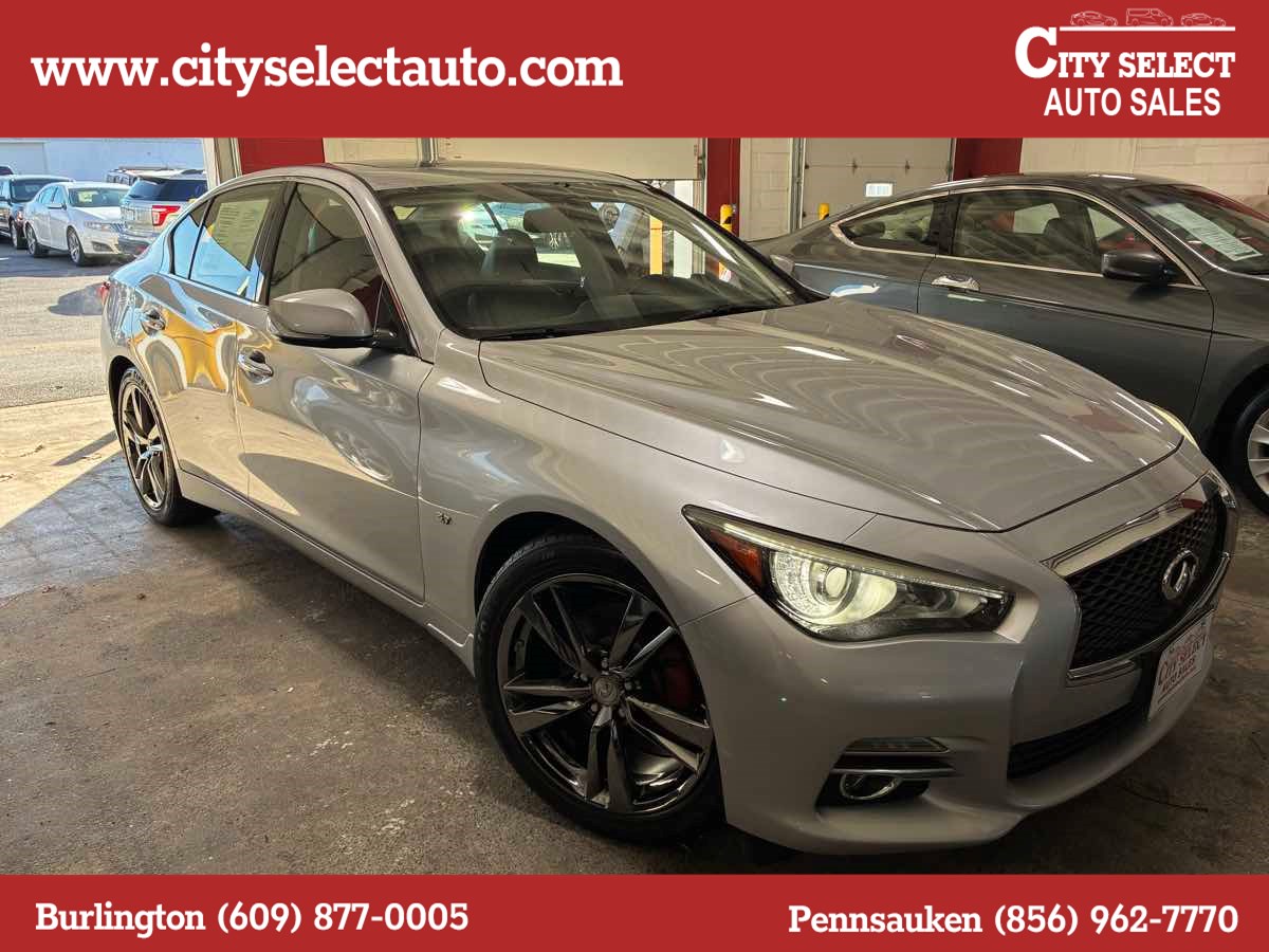 2015 INFINITI Q50 Premium's photo