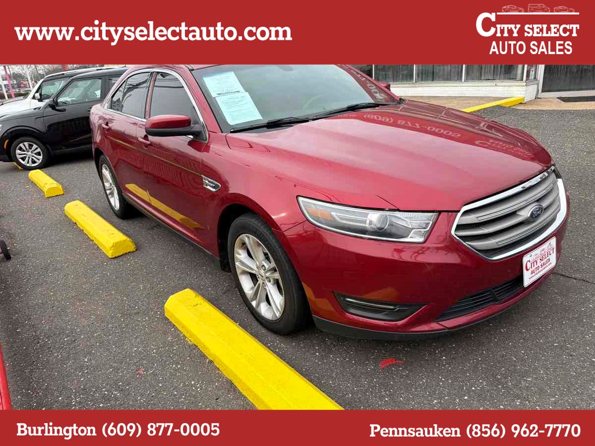 2018 Ford Taurus SEL's photo