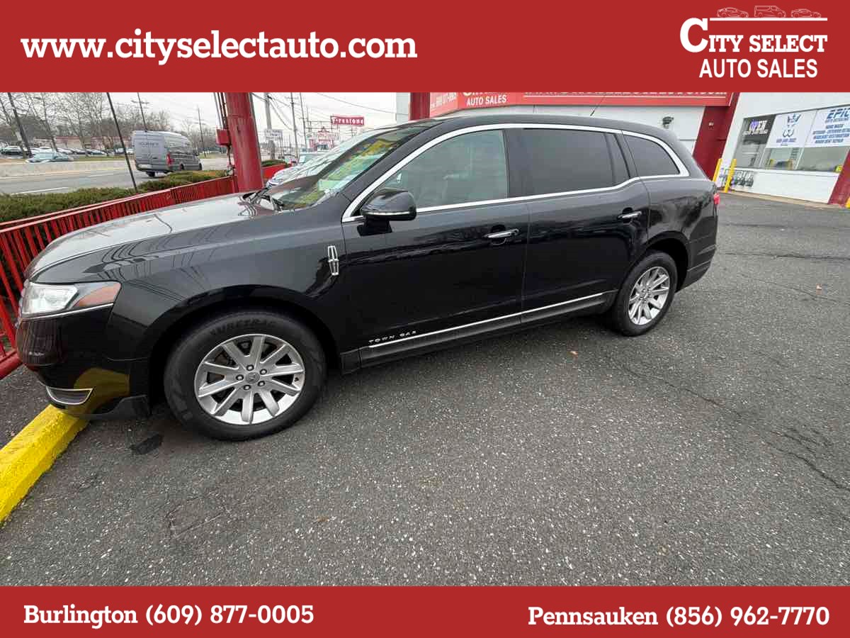 2018 Lincoln MKT's photo