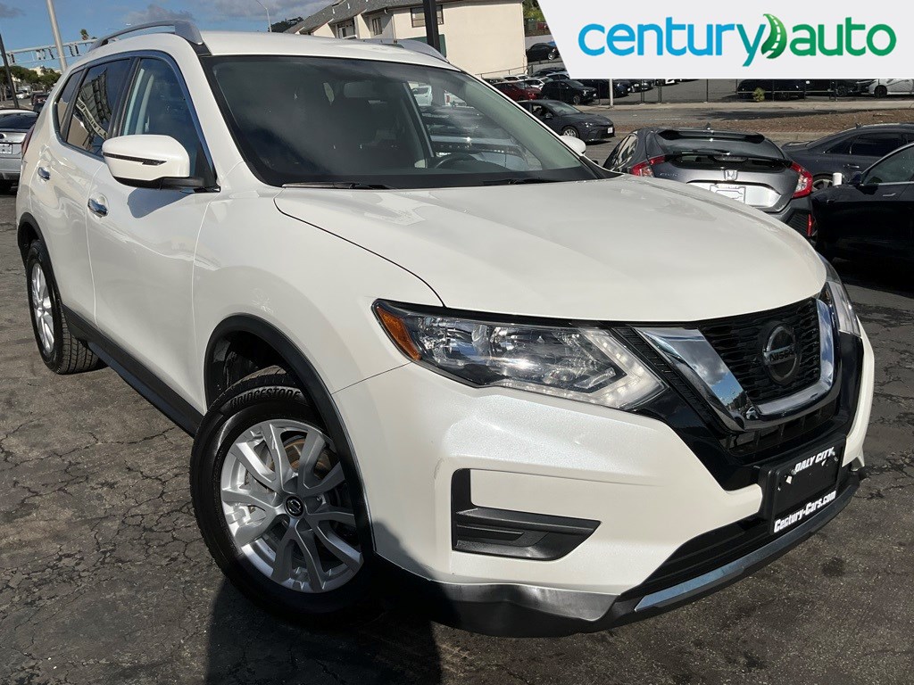 2018 Nissan Rogue SV's photo