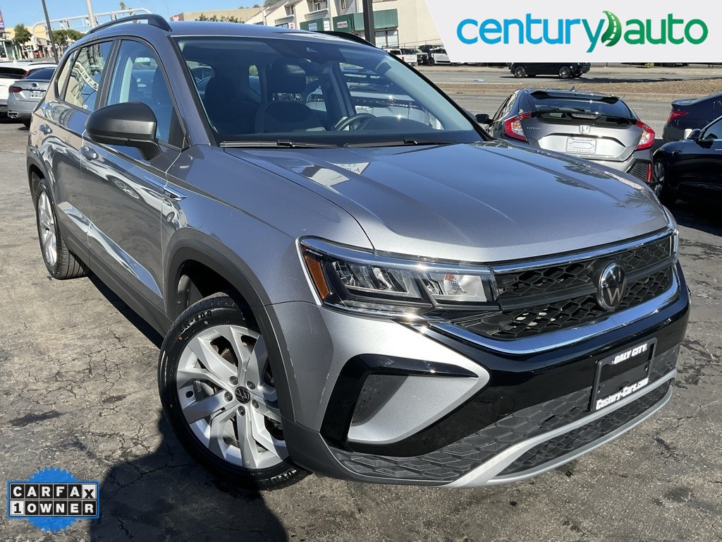 2023 Volkswagen Taos S's photo