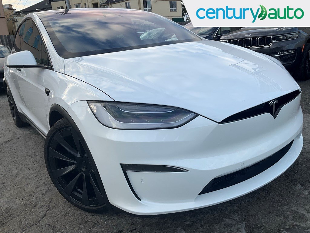 2022 Tesla Model X Long Range's photo