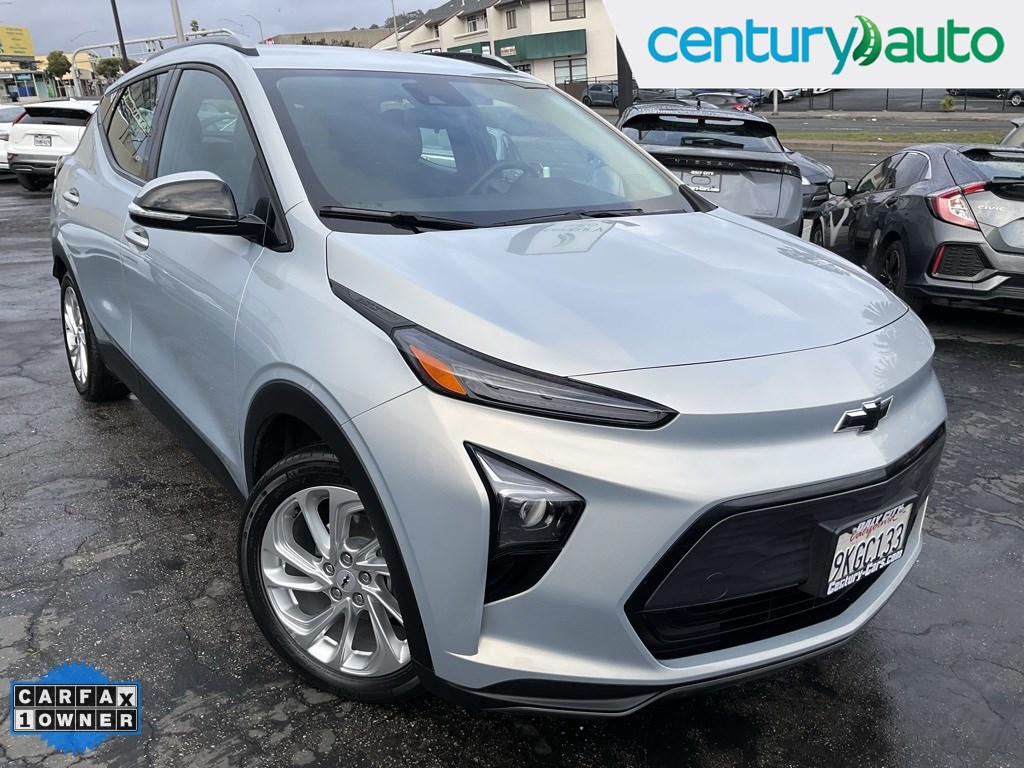 2023 Chevrolet Bolt EUV LT's photo