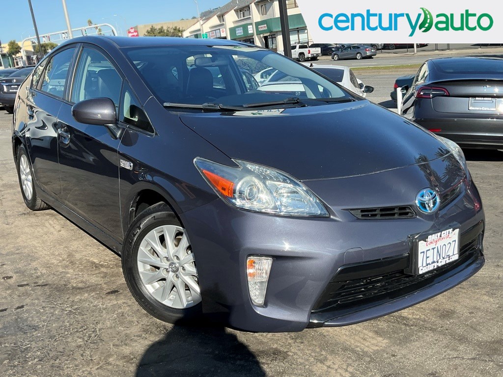 2014 Toyota Prius Plug-In Base
