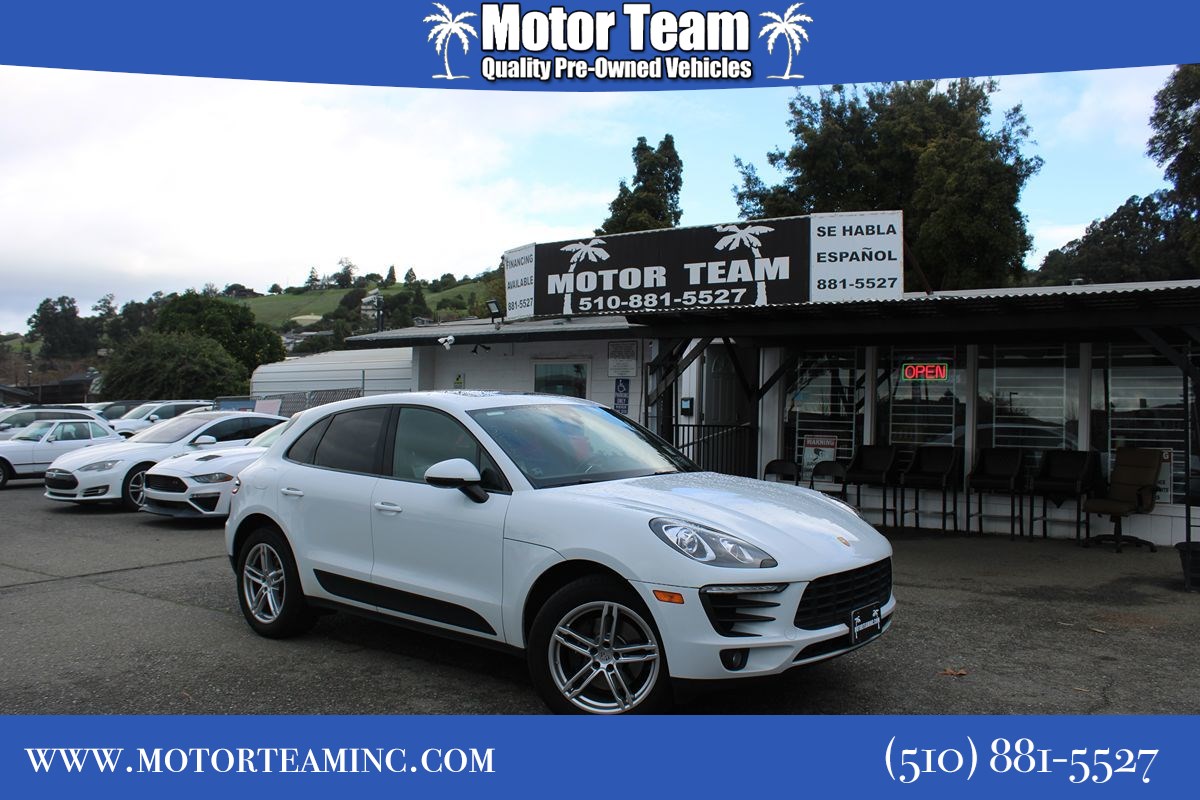 2017 Porsche Macan Base's photo