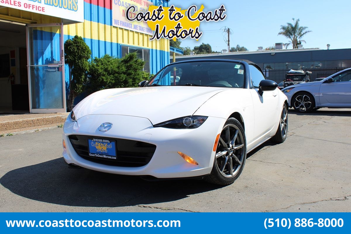 2017 Mazda MX-5 Miata Sport's photo