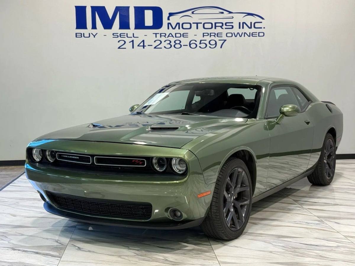 2023 Dodge Challenger SXT's photo