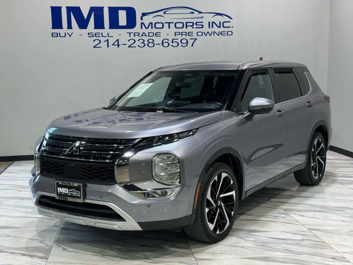 2022 Mitsubishi Outlander SE's photo