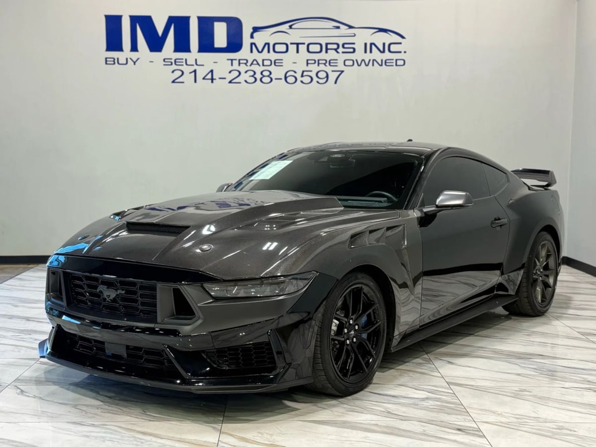 2025 Ford Mustang Dark Horse's photo
