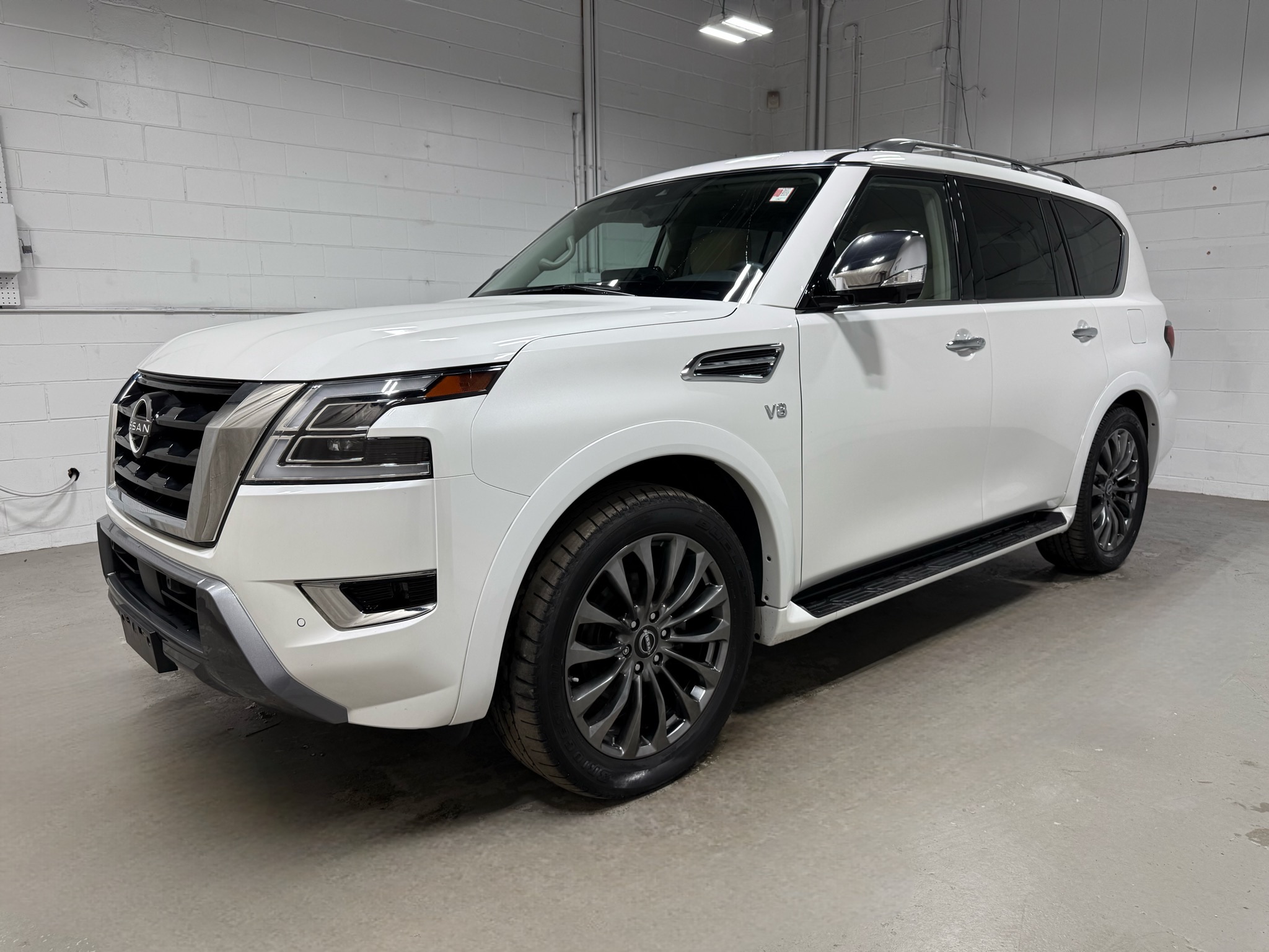 2021 Nissan Armada Platinum's photo