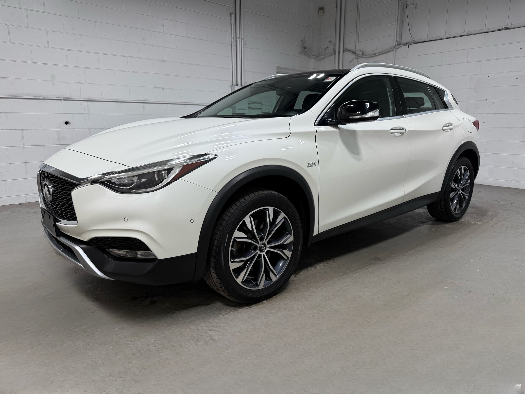 2018 INFINITI QX30 Premium's photo