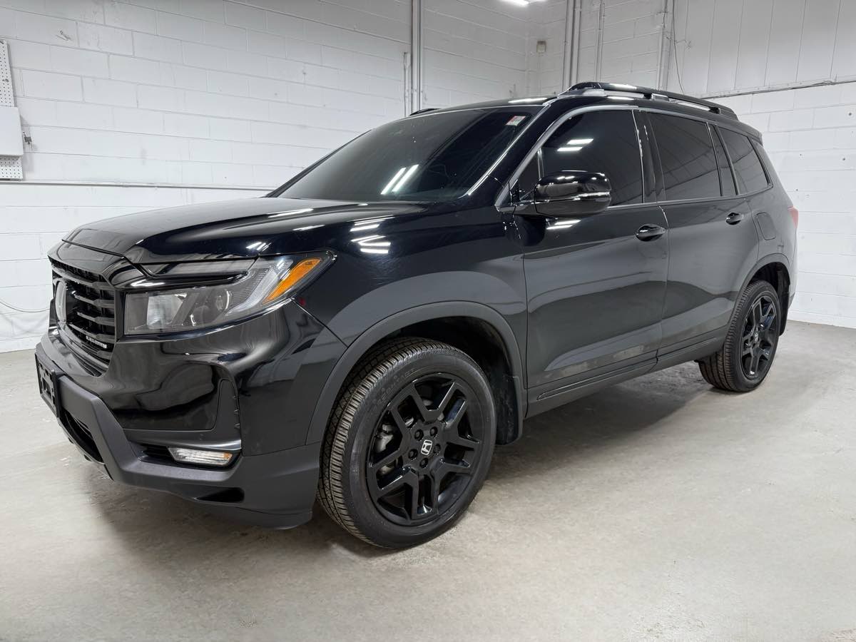 2024 Honda Passport Black Edition's photo