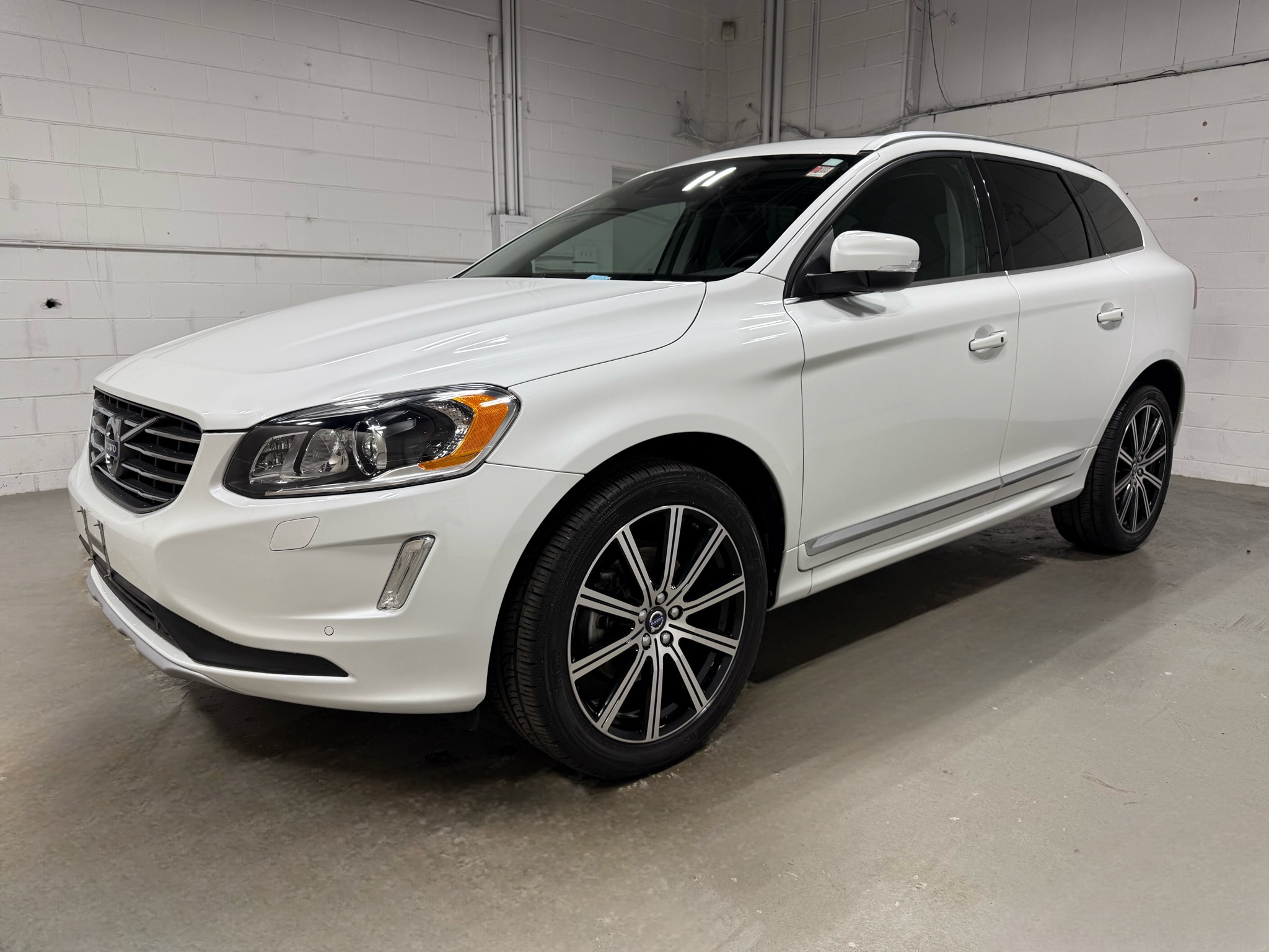 2017 Volvo XC60 T6 Inscription's photo