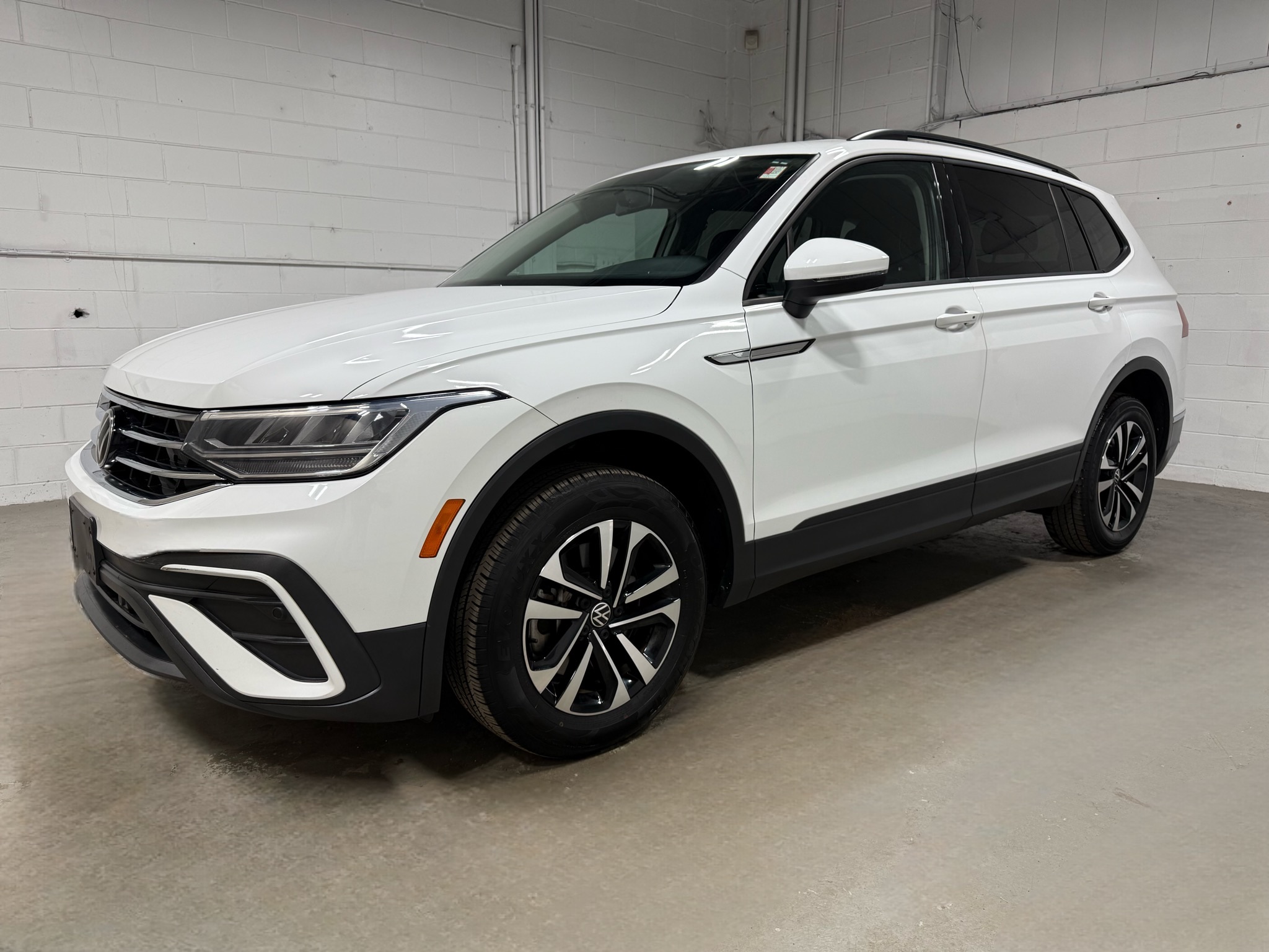 2022 Volkswagen Tiguan S's photo