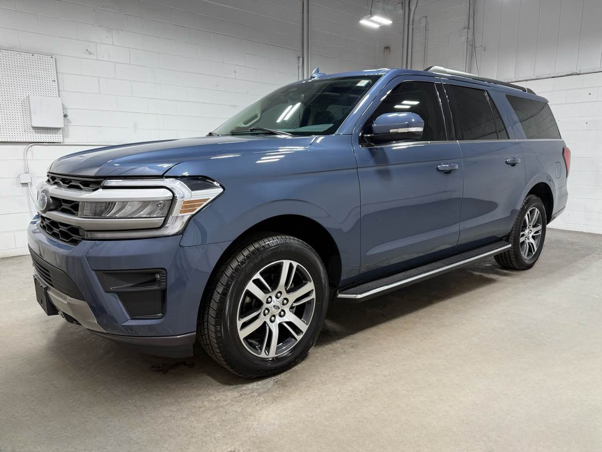 2022 Ford Expedition XLT's photo