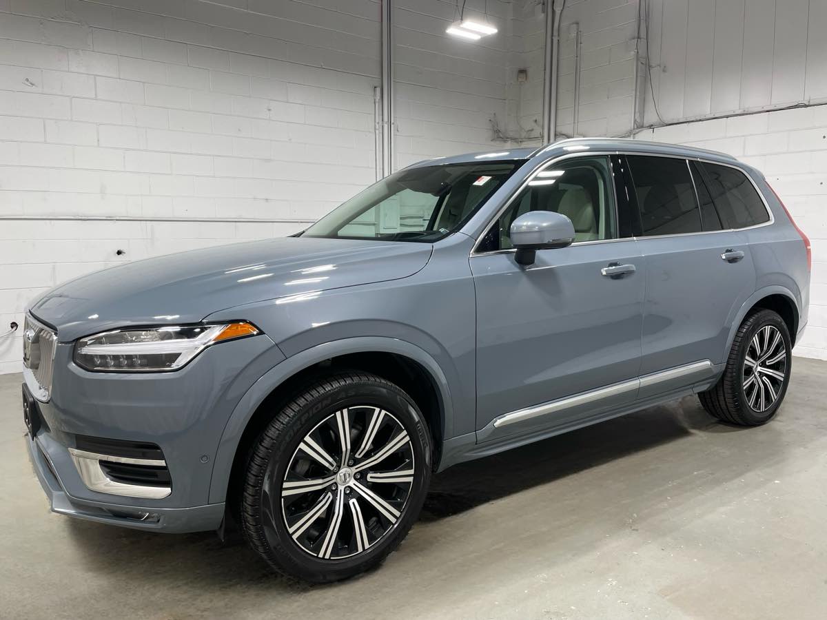 2022 Volvo XC90 T6 Inscription 6 Passenger AWD's photo