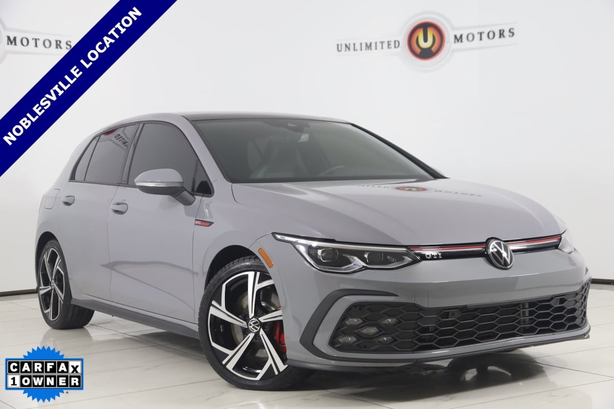 2024 Volkswagen Golf GTI SE's photo