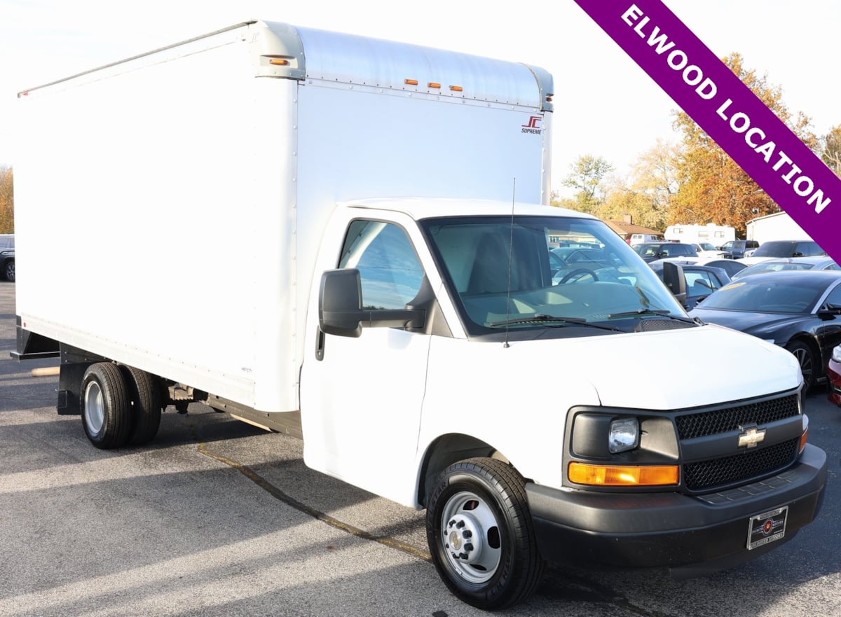 2016 Chevrolet Express Cutaway Base's photo