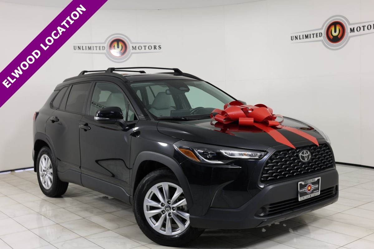 2023 Toyota Corolla Cross LE's photo