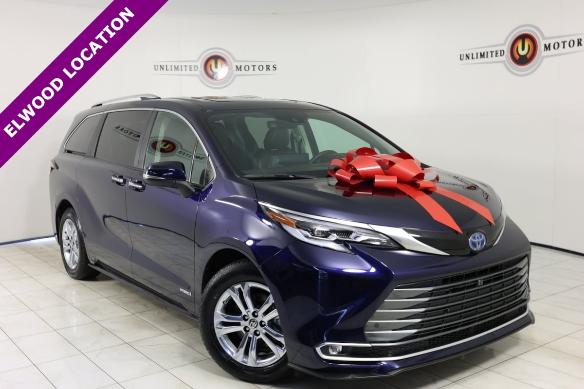 2021 Toyota Sienna Platinum's photo
