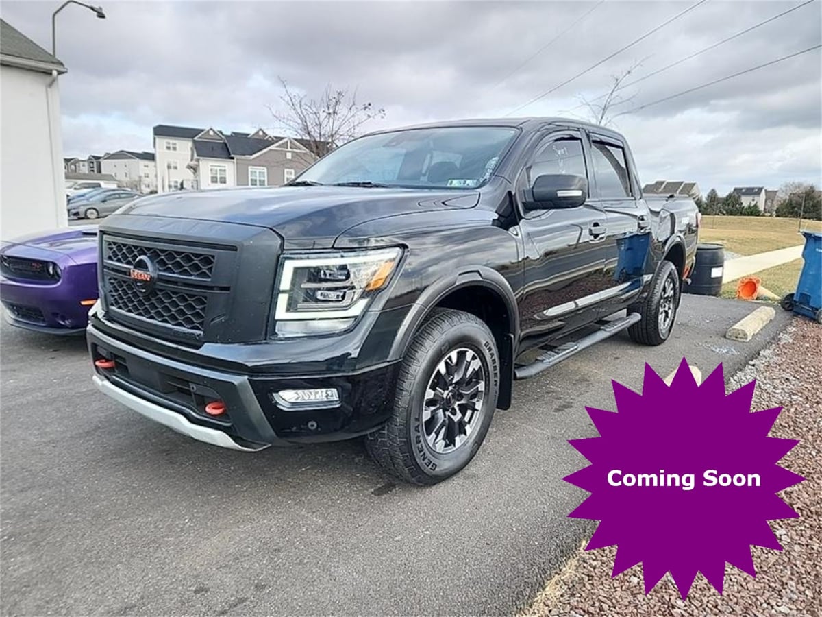 2022 Nissan Titan PRO-4X's photo