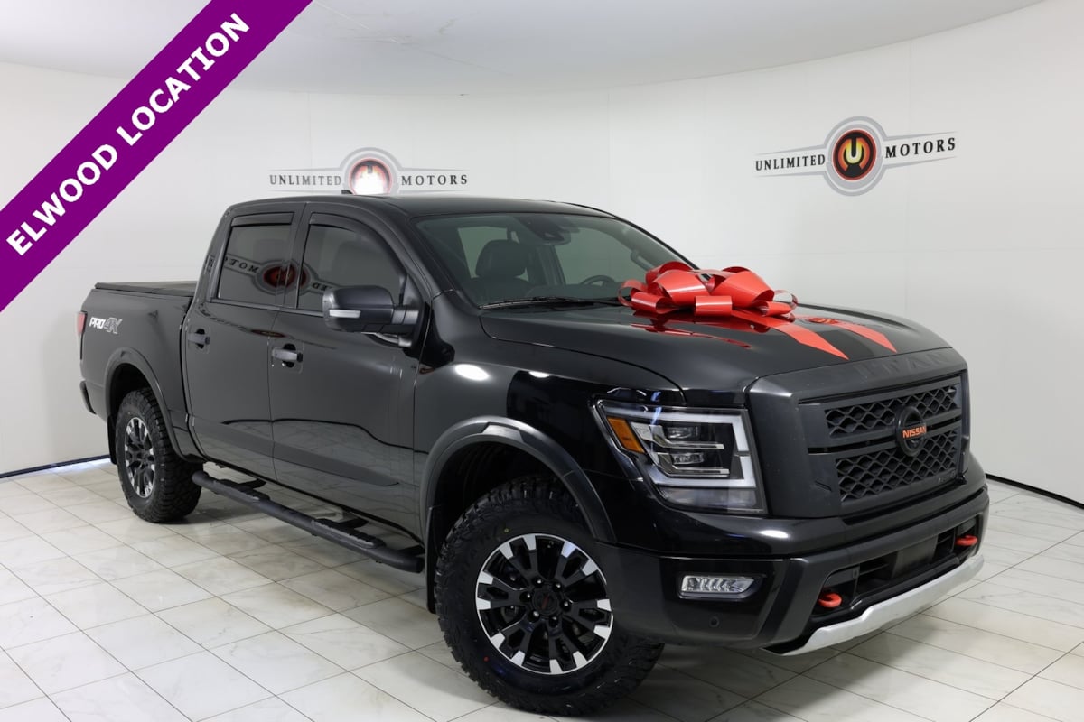 2022 Nissan Titan PRO-4X's photo