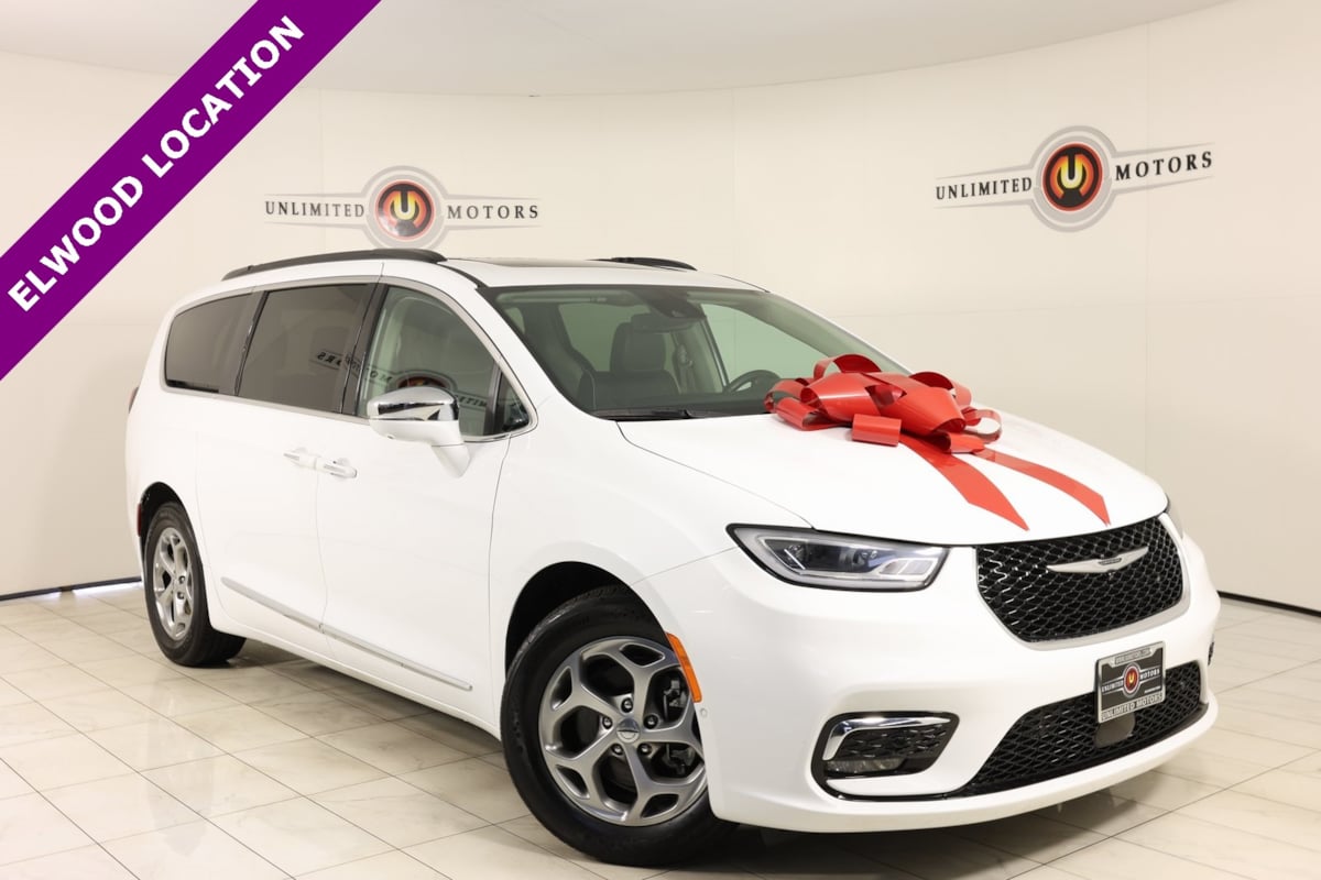 2022 Chrysler Pacifica Limited's photo