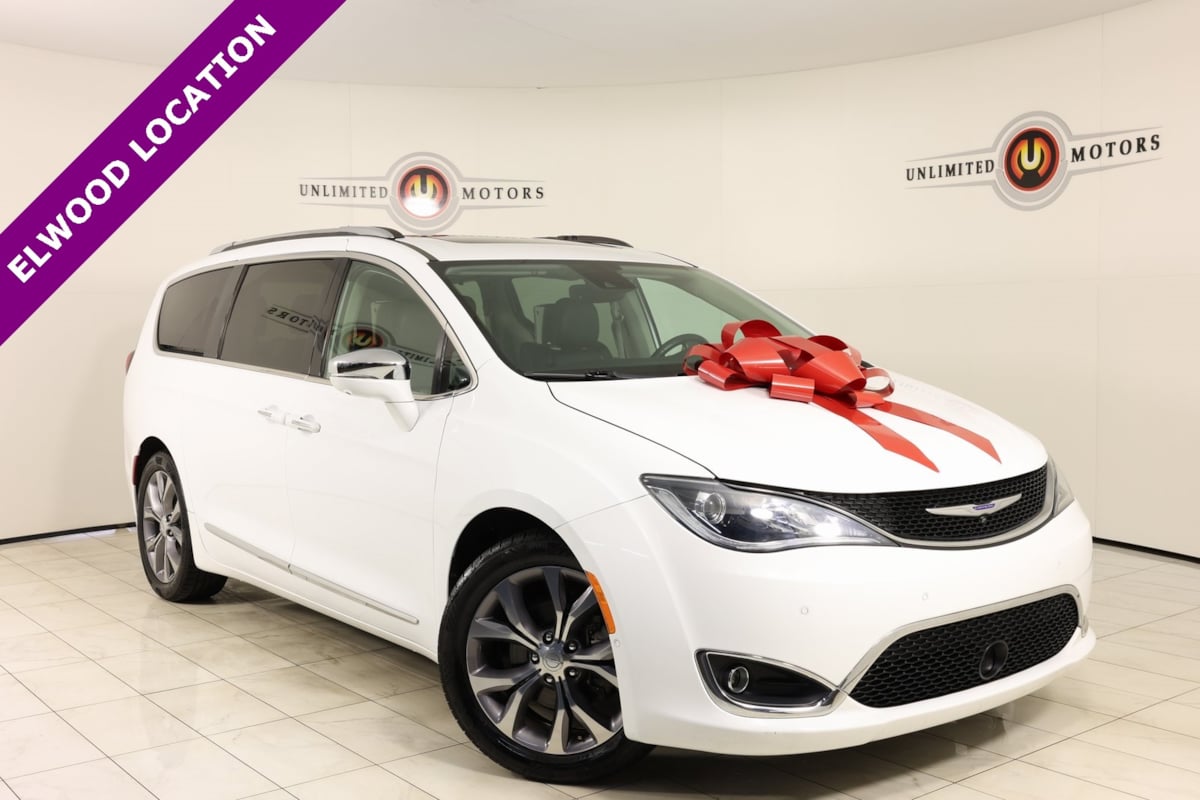 2019 Chrysler Pacifica Limited's photo
