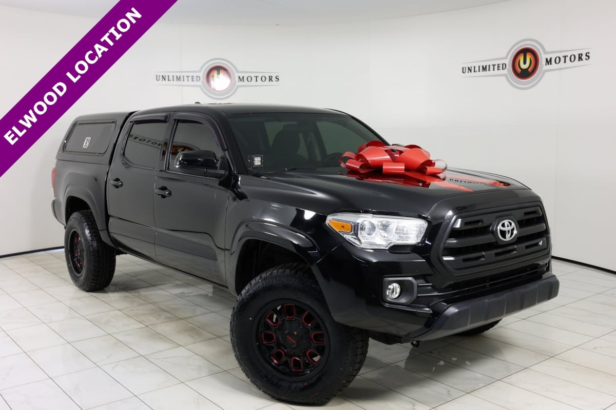 2017 Toyota Tacoma SR's photo