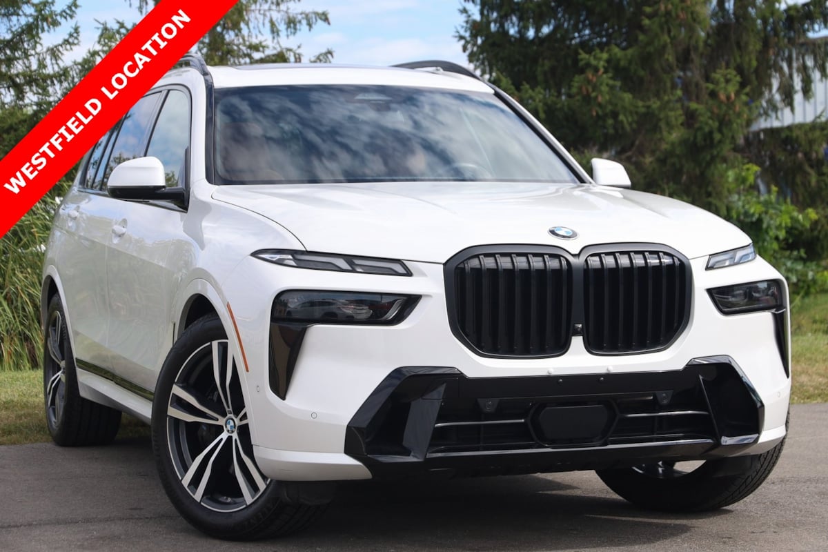 2023 BMW X7 40i's photo