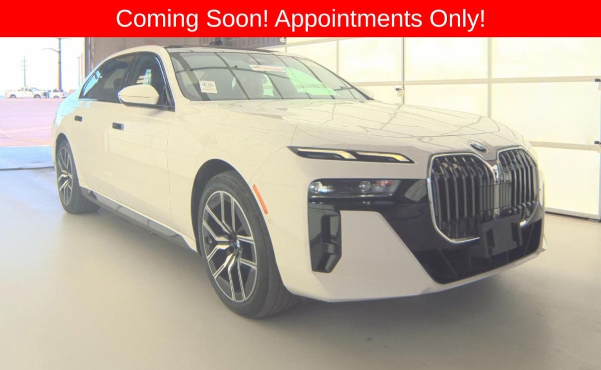 2023 BMW 7 Series 740i