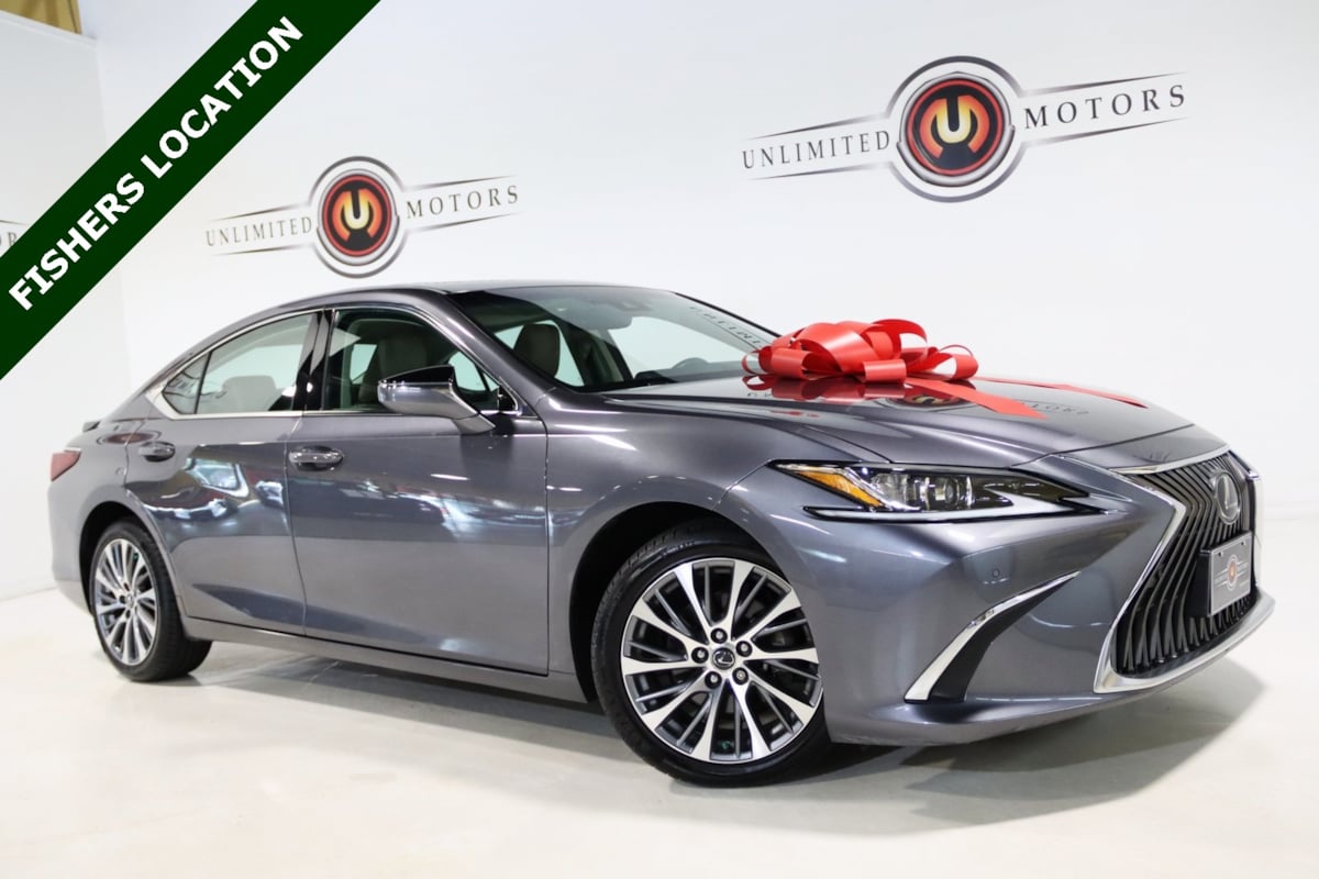 2021 Lexus ES 250's photo