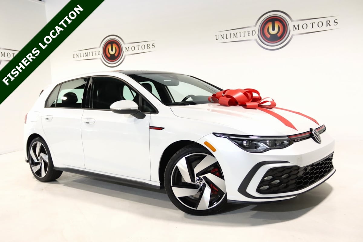 2022 Volkswagen Golf GTI SE's photo