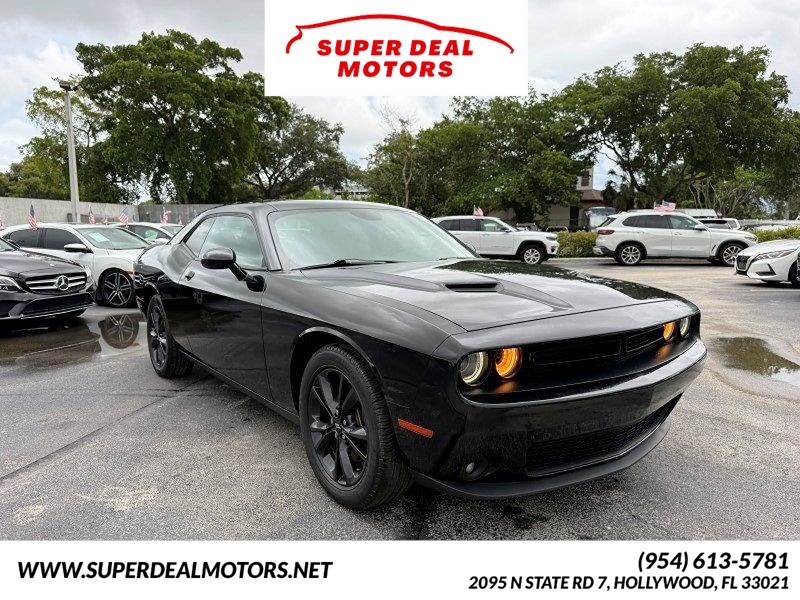 2020 Dodge Challenger SXT's photo