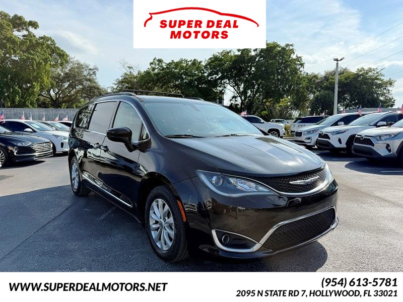 2017 Chrysler Pacifica Touring-L