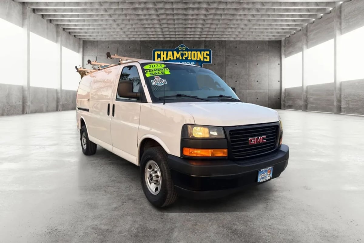 2023 GMC Savana Cargo Work Van's photo