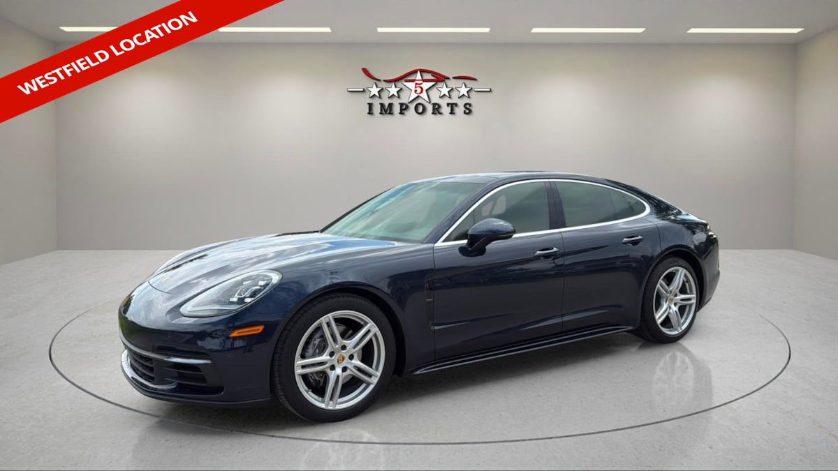 2019 Porsche Panamera Base's photo