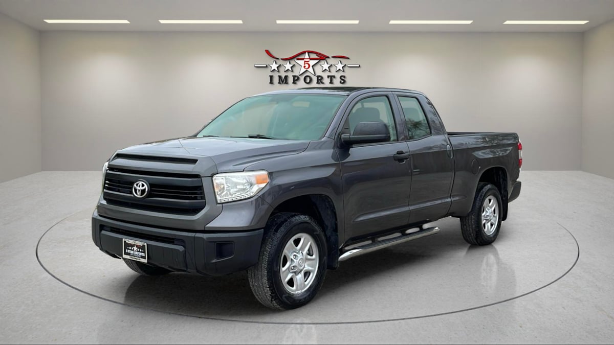 2015 Toyota Tundra SR's photo