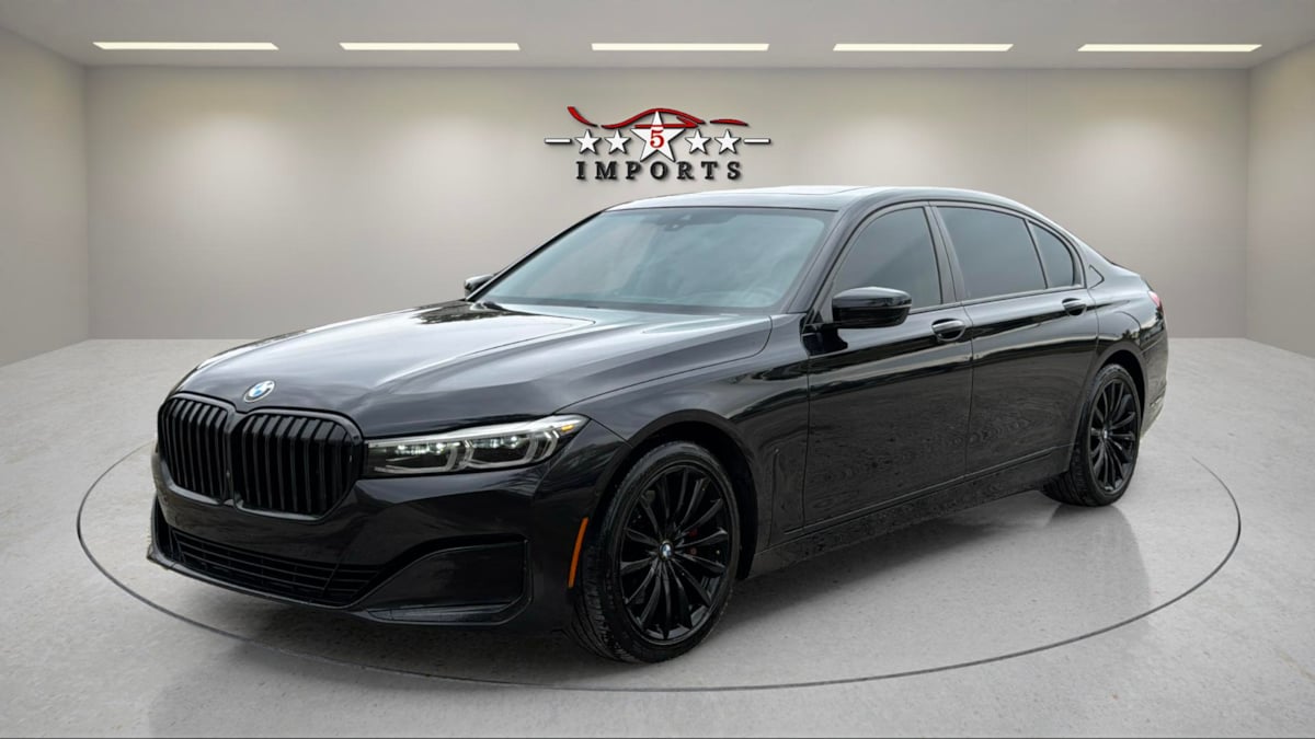 2022 BMW 7 Series 740i's photo