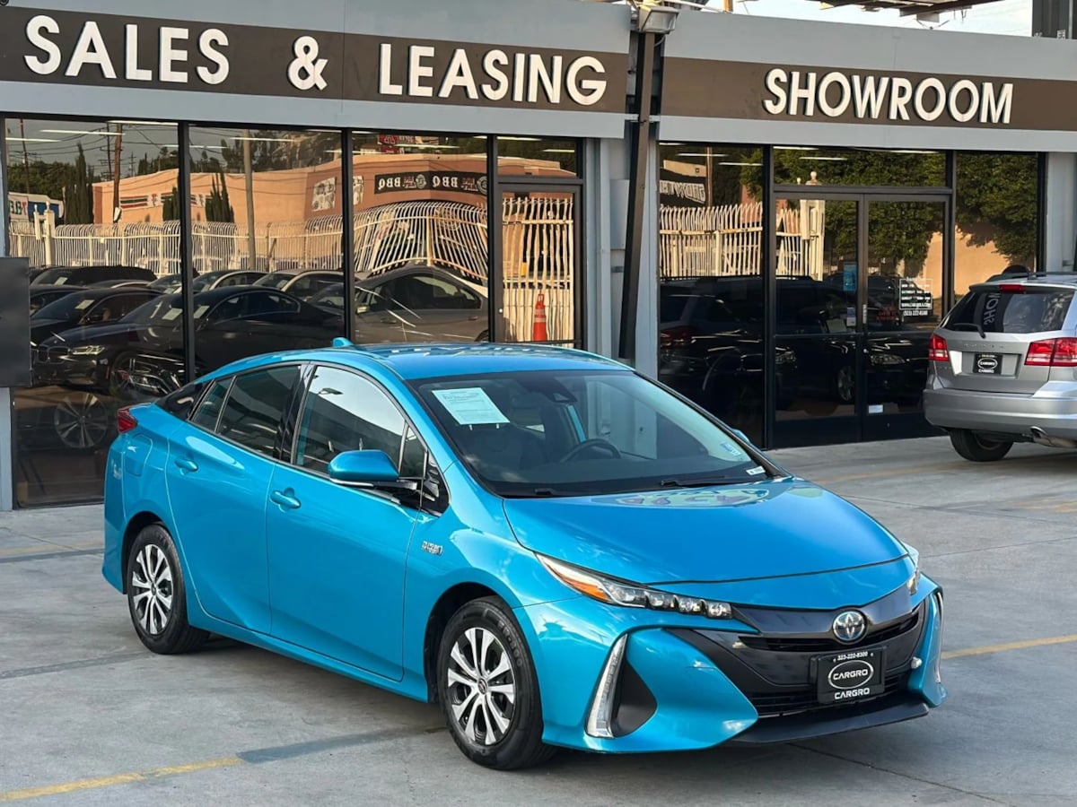 2020 Toyota Prius Prime XLE's photo