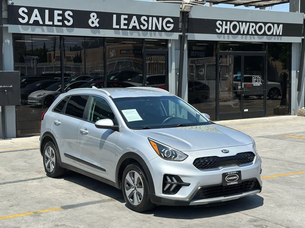 2020 Kia Niro LX's photo