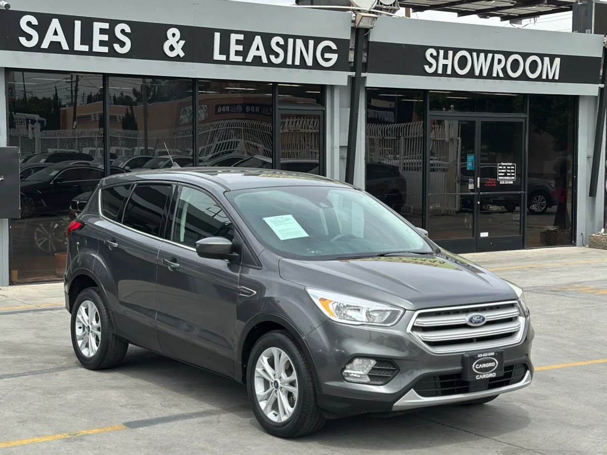 2019 Ford Escape SE's photo
