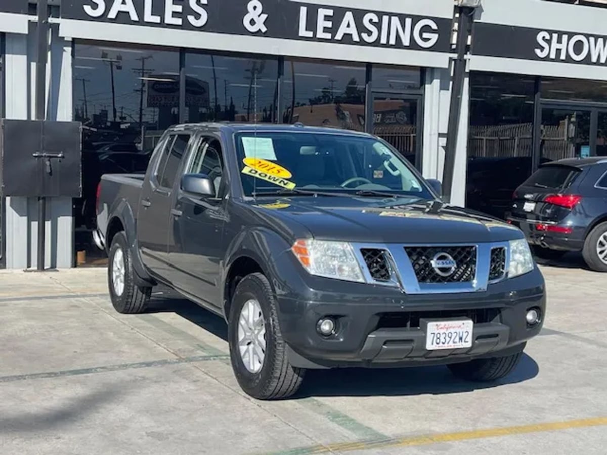 2015 Nissan Frontier SV's photo