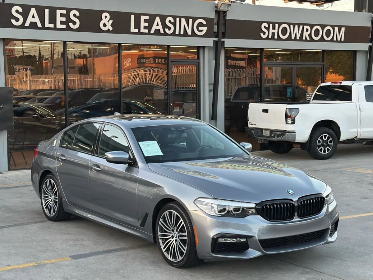 2018 BMW 5 Series 530e's photo