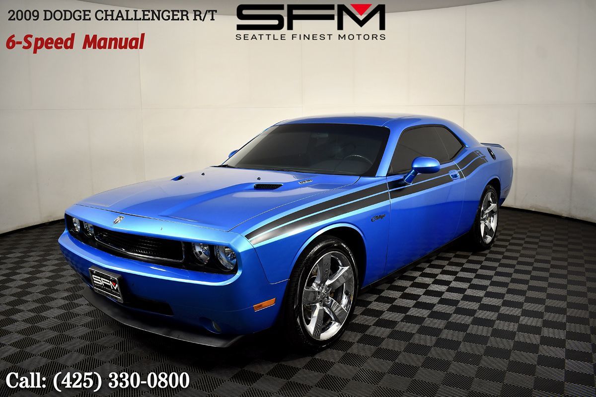 2009 Dodge Challenger R/T's photo