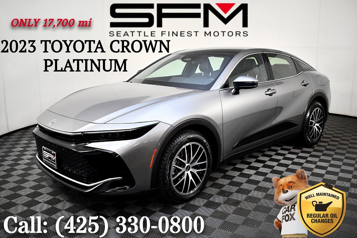2023 Toyota Crown Platinum's photo